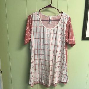 NWOT Lularoe Perfect T
